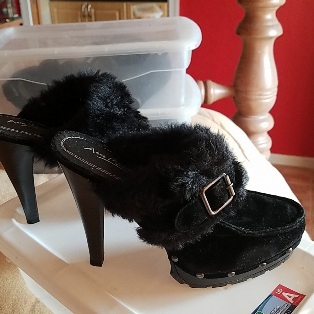 New Anne Michelle 8.5 M suede slippers